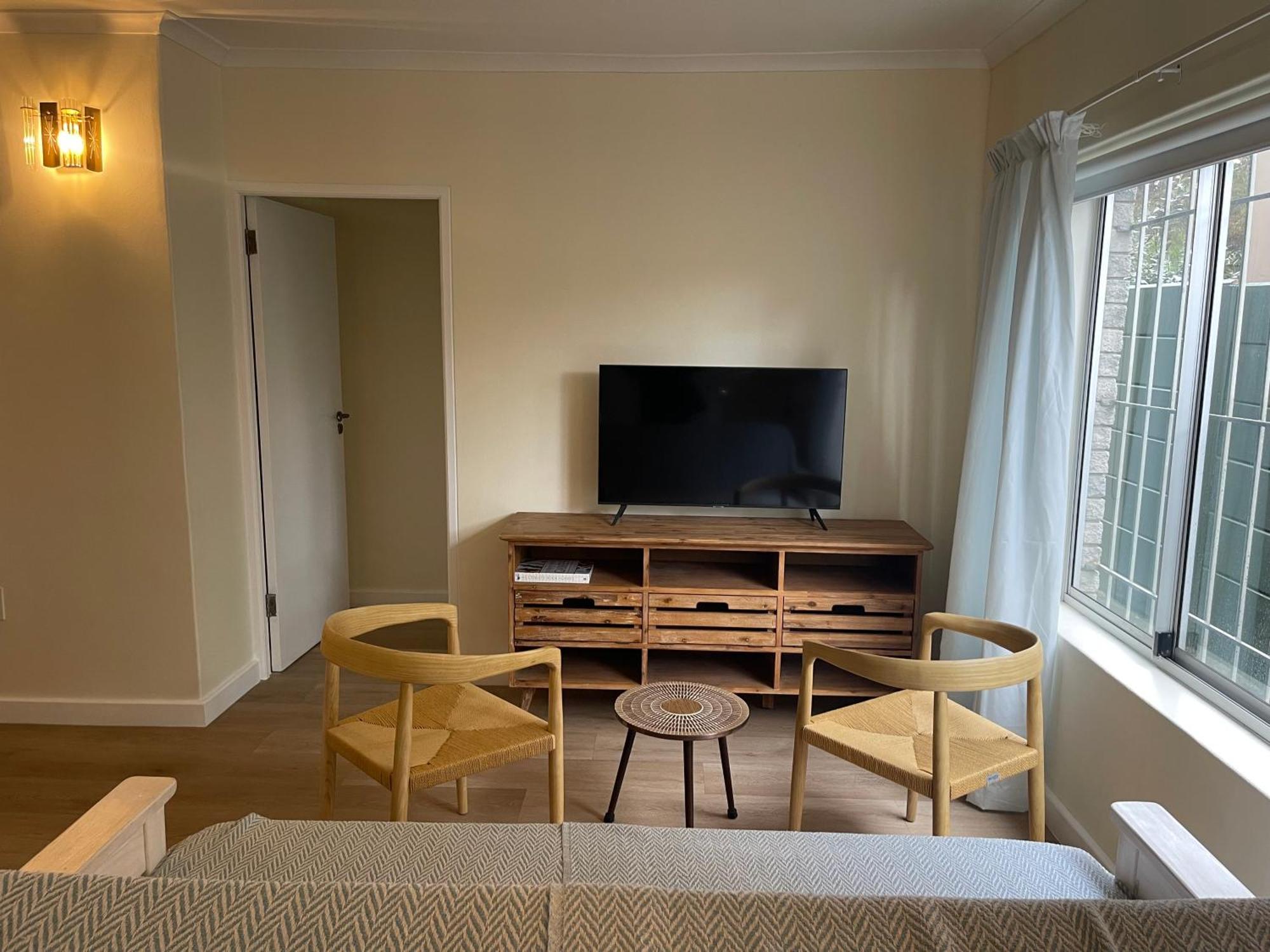 Silver Sunsets Self-catering Apartment *