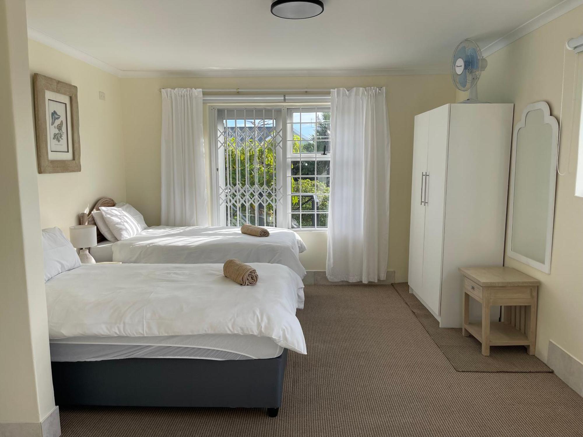 Silver Sunsets Self-catering * Cape Town